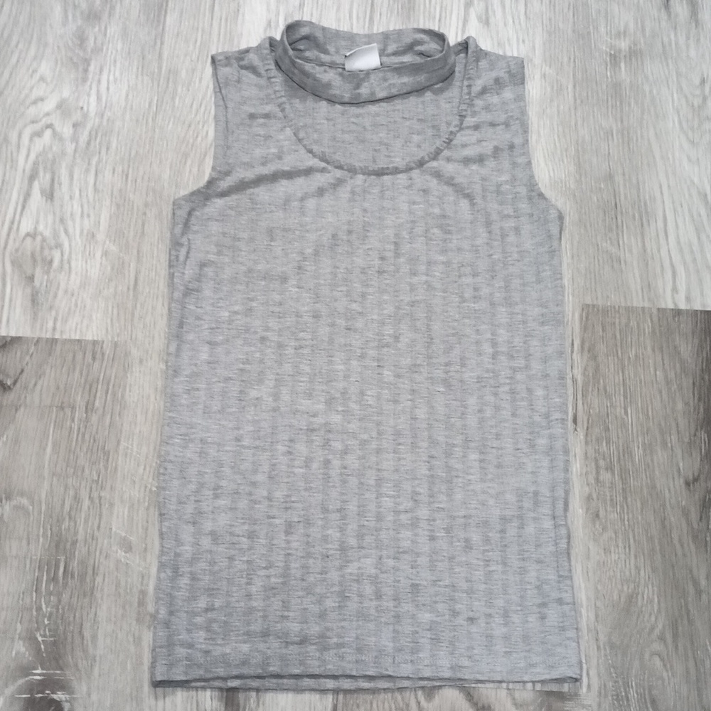 *2/10* Grey Tank with Collar